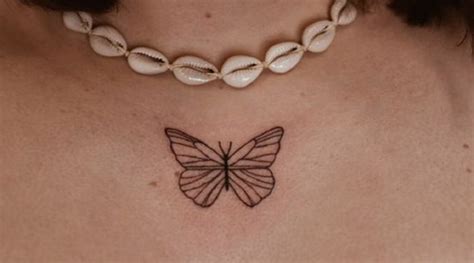 delicados tatuajes en el pecho mujer|Inspírate con los mejores diseños de tatuajes en pecho para .